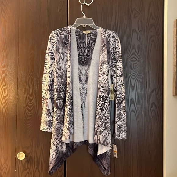 ONE WORLD Tops - One World long sleeved shrug. Size Small NWT